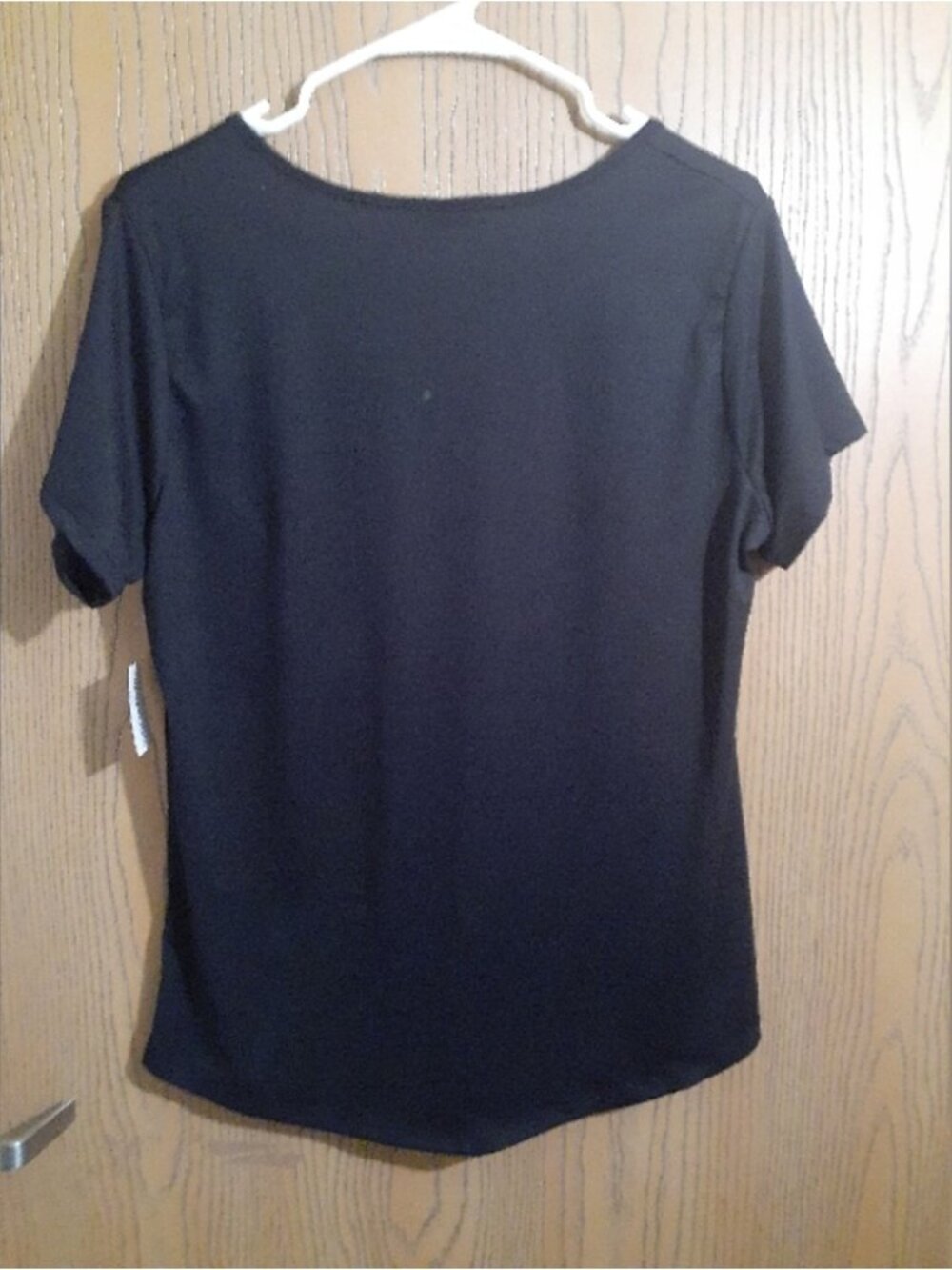 Nwt never worn womens v neck ring black top - Picture 2 of 2